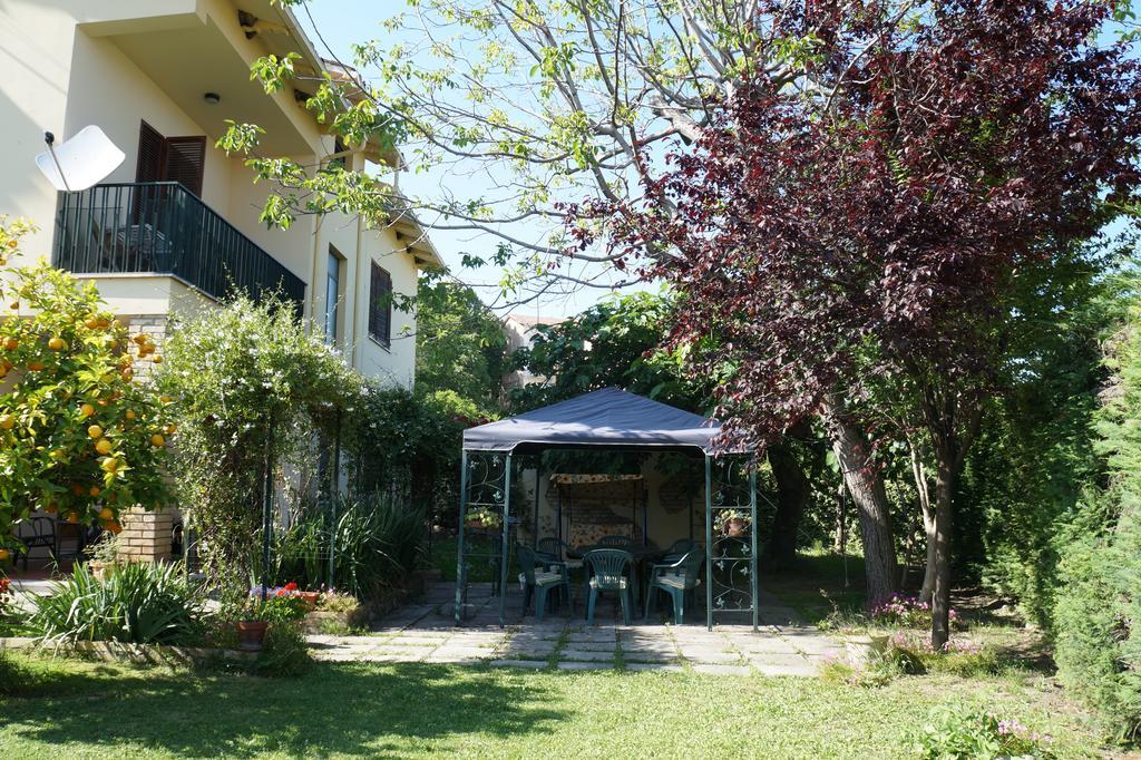 Il Giardino Bed and Breakfast Penne Exteriör bild